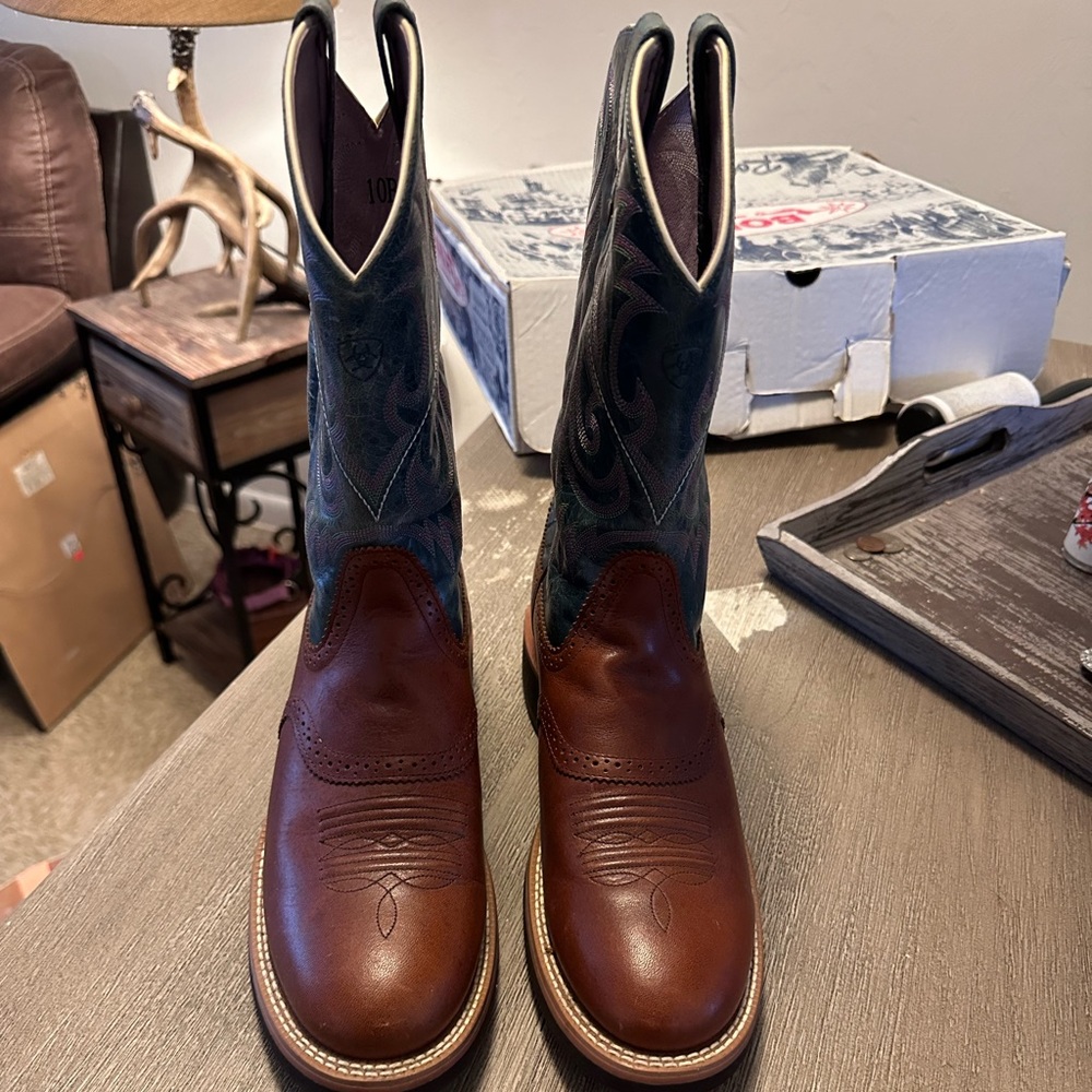 Brand New Artiat Women’s Boots